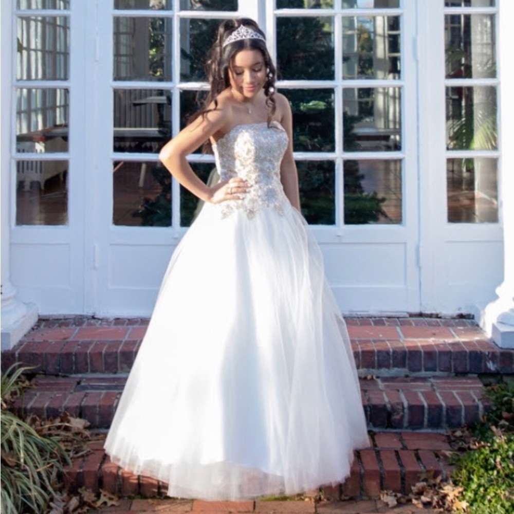 white and gold prom/ sweet sixteen dress, jvn by jovani size 0